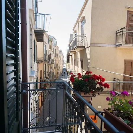 The Sicilian House - Palazzo Notar Nicchi Apartment *